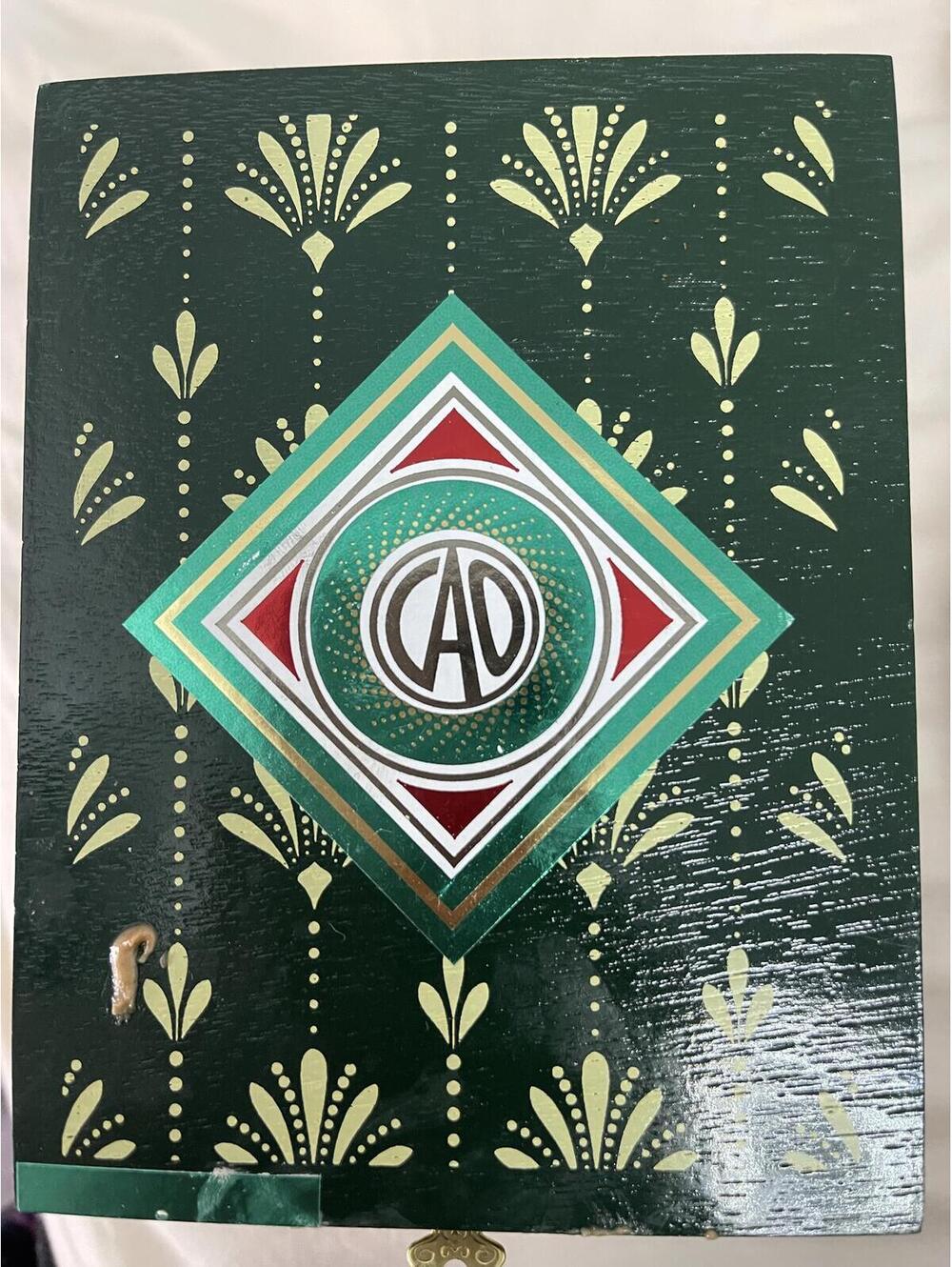 Decorative Hinged Cigar Box Cameroon L'Anniversaire NEW - Picture 1 of 6
